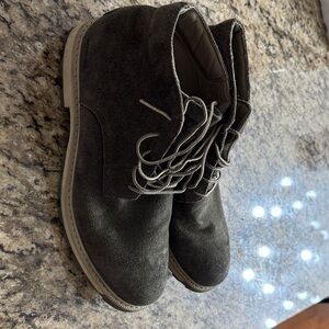 Sorel Dark Gray Suede Ankle Boots